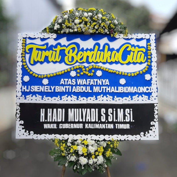 Karangan Bunga Duka  di Sampang